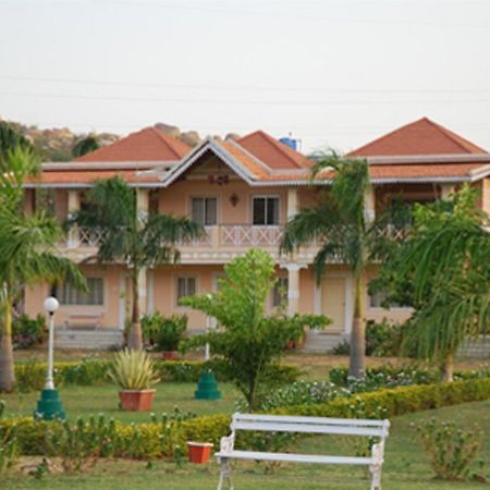 Kishkinda Heritage Resort Хампи Екстериор снимка