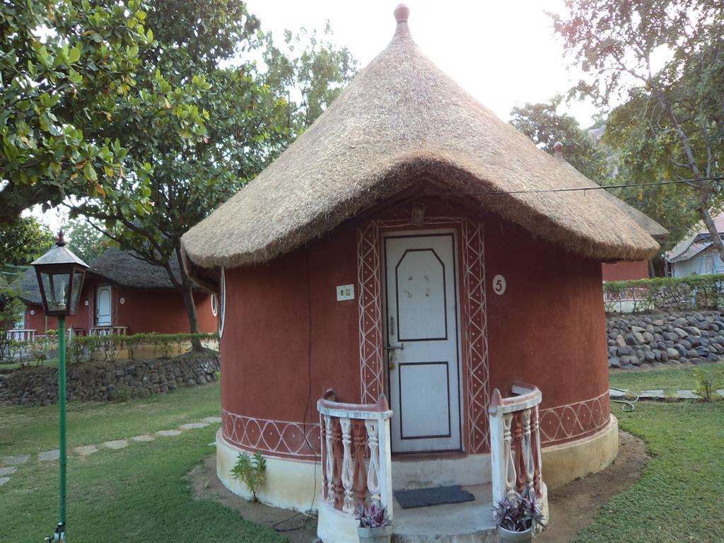 Kishkinda Heritage Resort Хампи Екстериор снимка